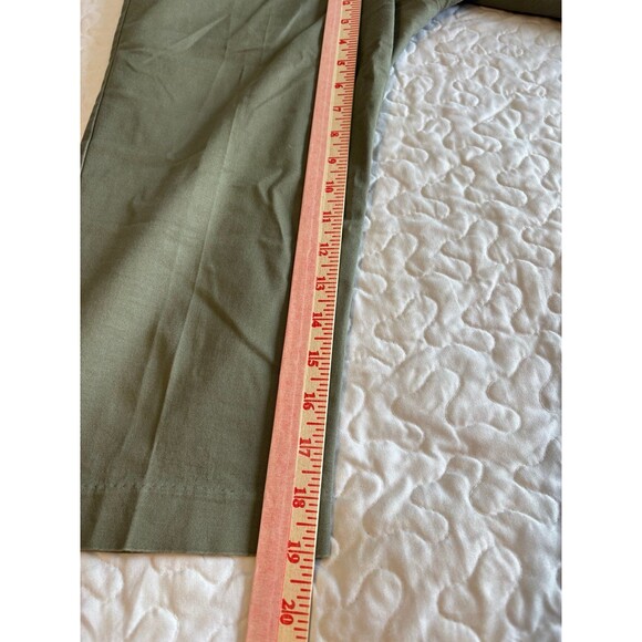 Briggs Olive Green Cropped Dress Pants size 10 petite - Picture 2 of 6